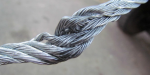 wire rope Berbelit/terpelintir (Kink)