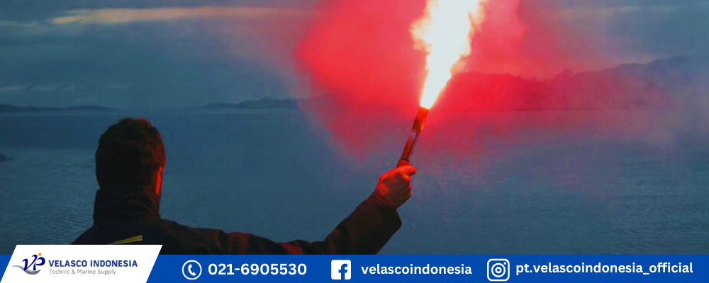 Pentingnya Red Hand Flare dalam Sistem Keamanan Kapal